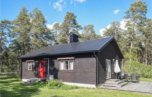 Lovely Home In Lrbro With Kitchen