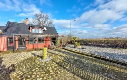 Beautiful Home In Lddekpinge With Kitchen