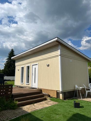 Tiny house with shared pool, max 4 people