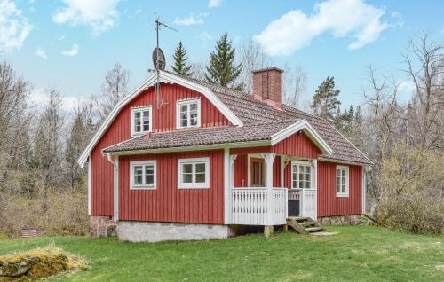 Cozy Home In Holmsj With Kitchen