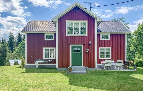 Nice Home In Vimmerby With Kitchen